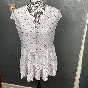NWOT Jane & Delancey white with heart print ruffle blouse Short sleeve. size S